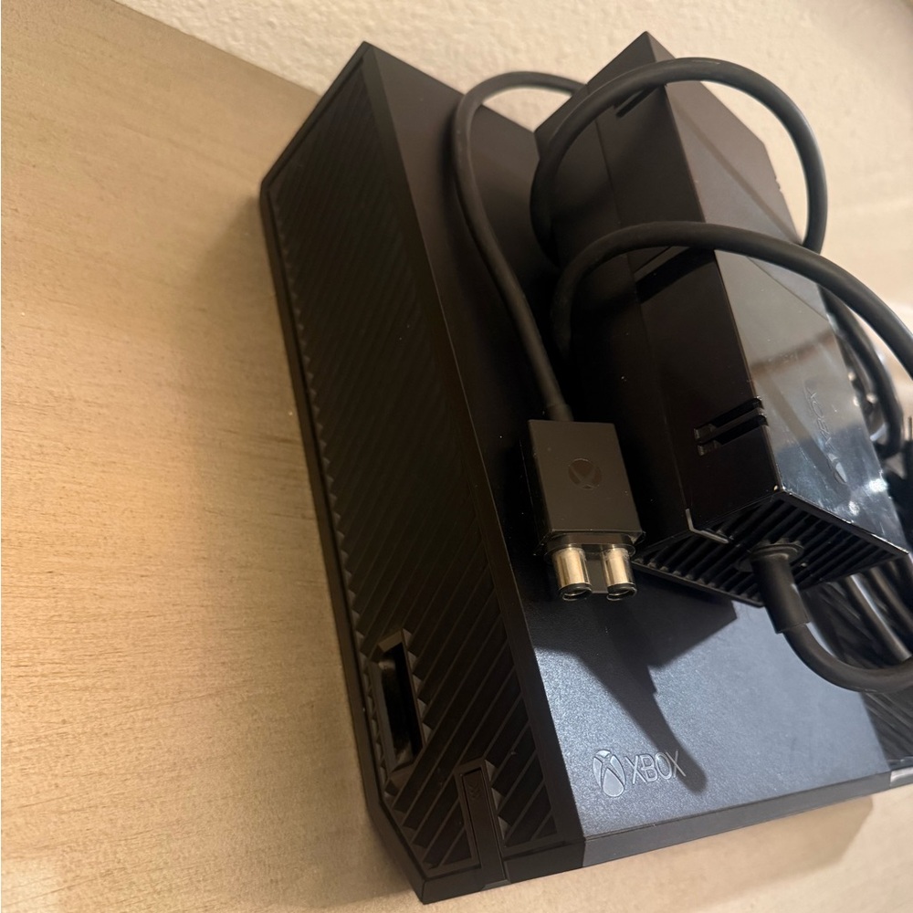 XBOX One Gaming Console - Picture 2 of 10